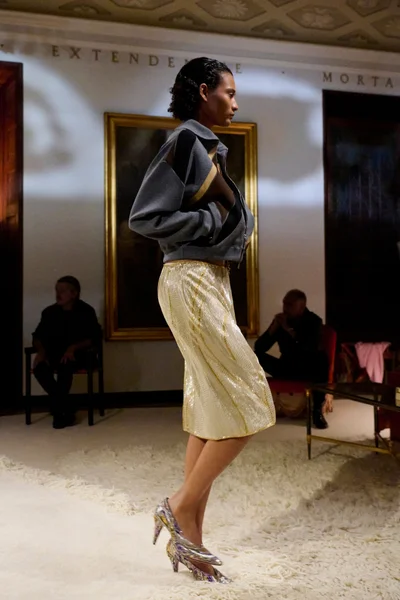 Look 54
